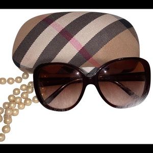 Burberry sunglasses 
BE4085 3196/13